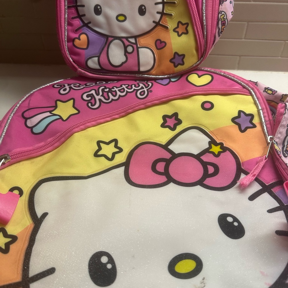 Hello Kitty ( 2 Backpack, Cap ) - Picture 3 of 8